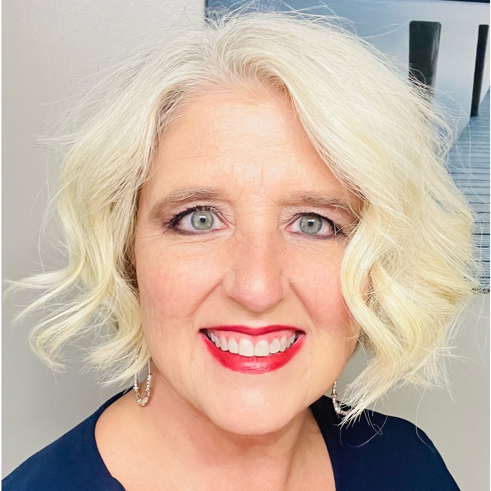 Meet your Posher, Crystal